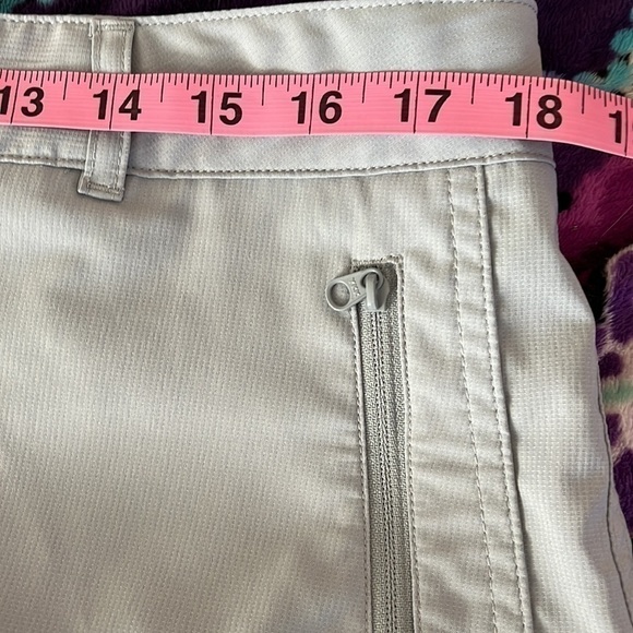 Nivo Women’s gray skort with zipper pockets size 14 preloved - Picture 8 of 9